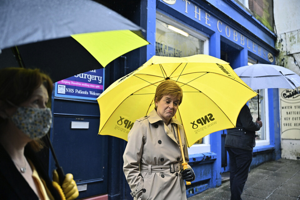 Den skotska ledaren och SNP-ledaren Nicola Sturgeon hoppas stärka sitt mandat i självständighetsfrågan.