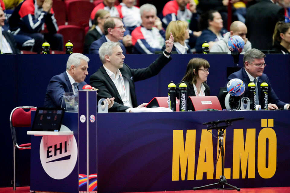 Dragan Nachevski, längst till vänster, under handbolls-EM i Sverige 2020. Arkivbild.
