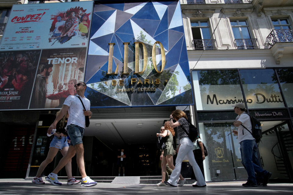 Ekonomiska problem och "nya" tider gör att Lido på Champs-Elysees i Paris stänger. Arkivbild.