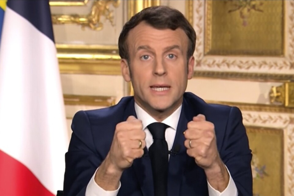 Frankrikes president Emmanuel Macron under ett tv-sänt tal till nationen i måndags.