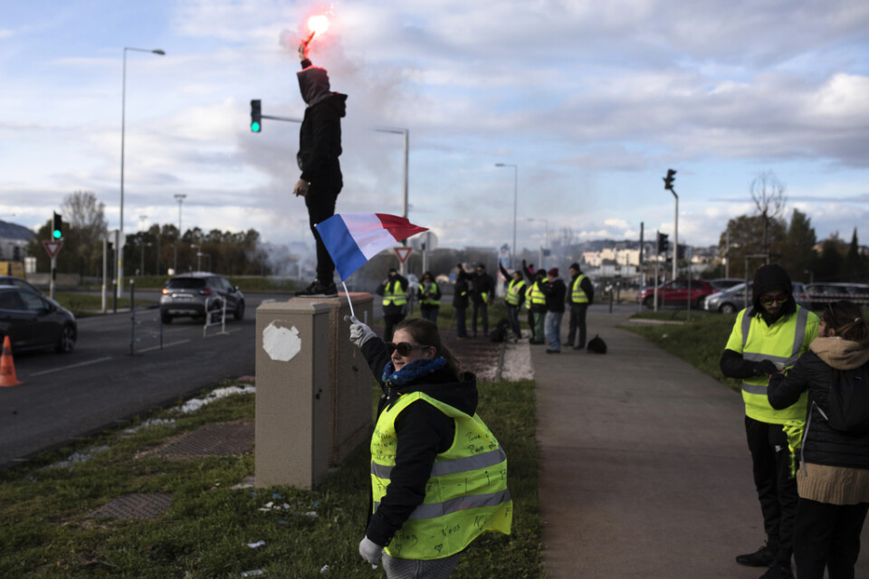Demonstranter från Gula västarna har samlats i Marseille.