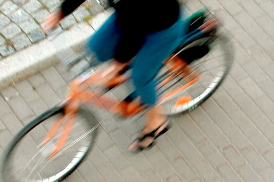 I kommunens nya resepolicy ska anställda och politiker använda cykel mer än bil.