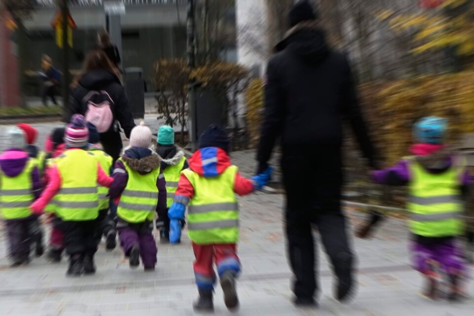 STOCKHOLM 2016-11-03
Förskolebarn på promenad.
Foto Hasse Holmberg / TT Kod 96

förskolebarn
förskola
barn
dagis
dagisbarn
promenad
utflykt