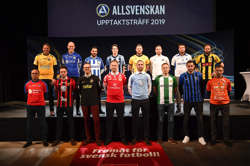 Allsvenskans tränare samlade vid upptaktsträffen.