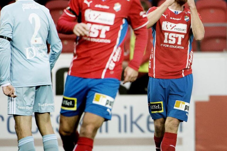 Josef Elvby var en av många Österspelare som brände målchanser i går. Nu lovar han bättring och seger i kvalet mot Frej Täby.