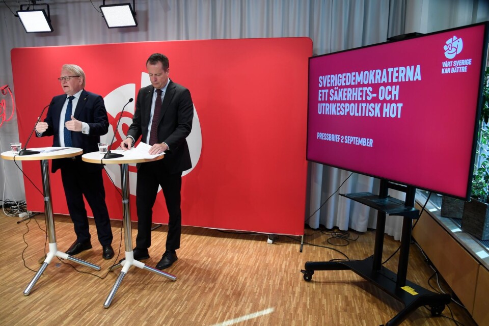 Försvarsminister Peter Hultqvist och integrations- och migrationsminister Anders Ygeman angriper oppositionen.