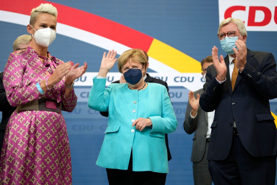 Angela Merkel vinkar adjö. Men vad lämnar hon efter sig?