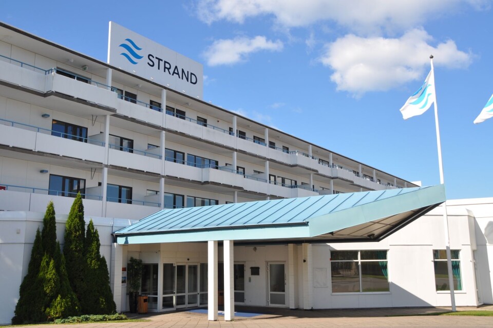 Norlandia-koncernen bantar sina planer för Strand Hotell i Borgholm  och får planbesked av kommunen. Ett 35-tal lägenheter och hotellrum finns med i företagets reviderade ansökan.
