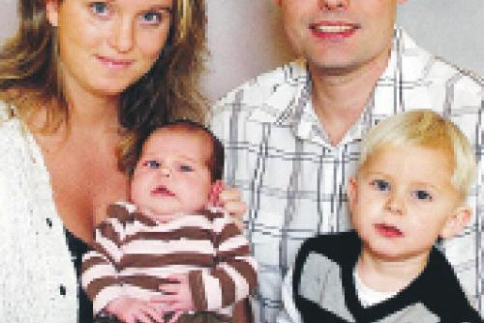 Mia Gustavsson och David Fransson, Bergsgatan 4, Emmaboda, fick den 27/10 en dotter som heter Alva. Vikt 3 625 g, längd 53 cm. Syskon: Pelle Fransson.
