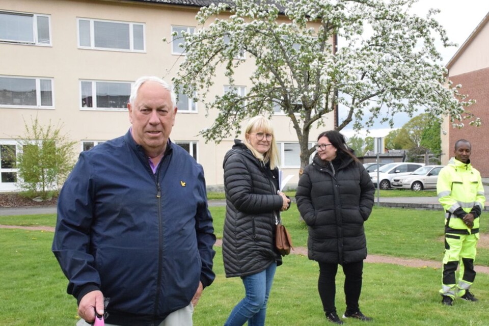 Ingvar Holm was involved in building apartments in the Ringen block in the 1960s. "Of course, it’s sad and nostalgic that they are being demolished, but the building regulations cannot be compared with todays," he tells Göingehem's staff.