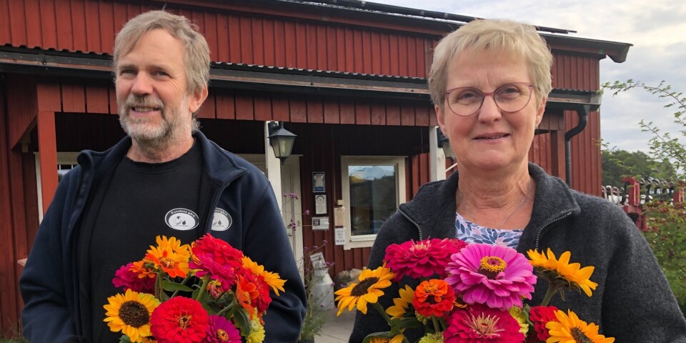 Annika Svenneheim och Christer Larsson som driver Runstens Gård år årets vinnare av gyllene pumpan.