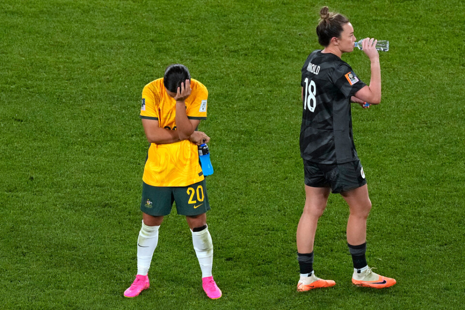 Rekordmånga australier såg när Matildas förlorade VM-semifinalen mot England på onsdagen. På bild Australiens storstjärna Sam Kerr och målvakt Mackenzie Arnold.