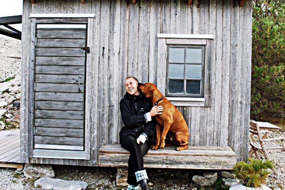 Håkan Nesser med hunden Norton. Foto: Ulla Montan