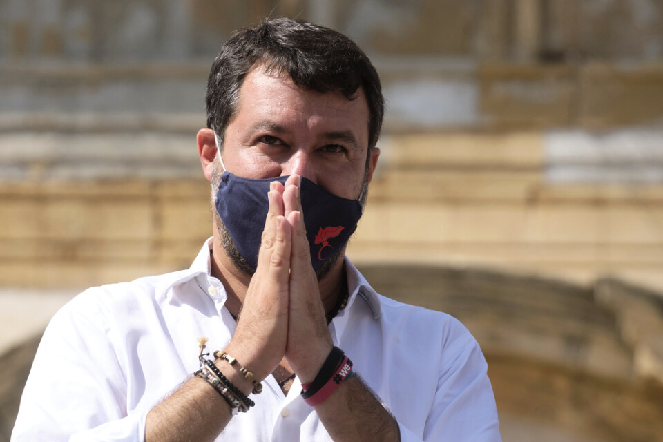 Italienska högerpartiet Legas ledare Matteo Salvini hävdar att han skyddade nationens gränser när han förhindrade migranterna att gå i land 2019.