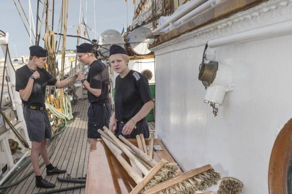 Treorna Fenix Andersson, simrishamn, och Jesper Svensson, Karlskrona, är på Gladan för andra gången och känner båten väl. För Rebecca Israelsson, Holmsjö, är allting nytt och ovant.