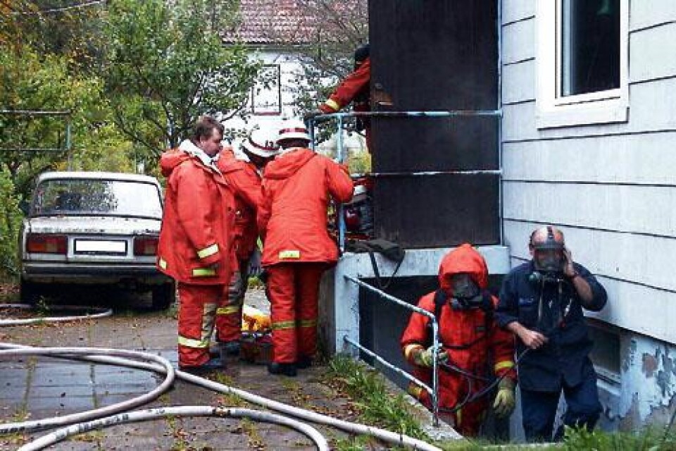 Brand i källare. En tvättmaskin fattade eld och gav en kraftig rökutveckling. Foto: BETTINA BETTENHAUSEN