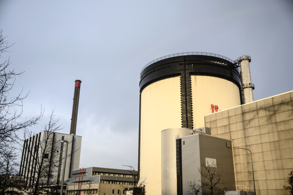 En av Ringhals reaktorer stängde vid årsskiftet, men det kommer att dröja över tio år innan byggnaden kan rivas.