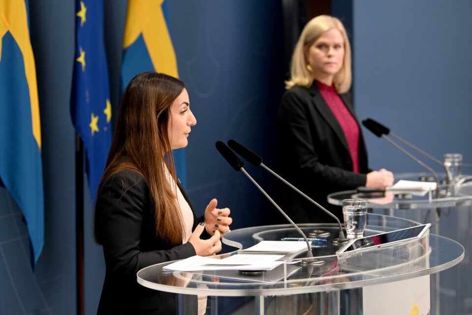 Kulturminister Parisa Liljestrand (M) och jämställdhetsminister Paulina Brandberg (L).