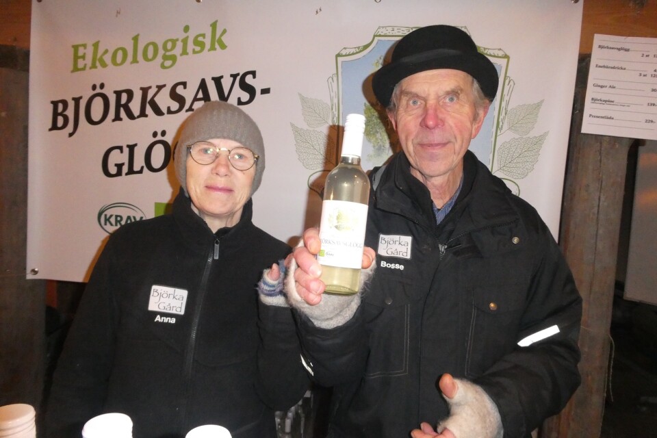 Björksavsglögg är rena rama hälsoprodukten. Den innehåller mängder med nyttiga
näringsämnen och antioxidanter, tipsade Anna och Bo Hjalmarsson fån Björka Gård i Aneby.