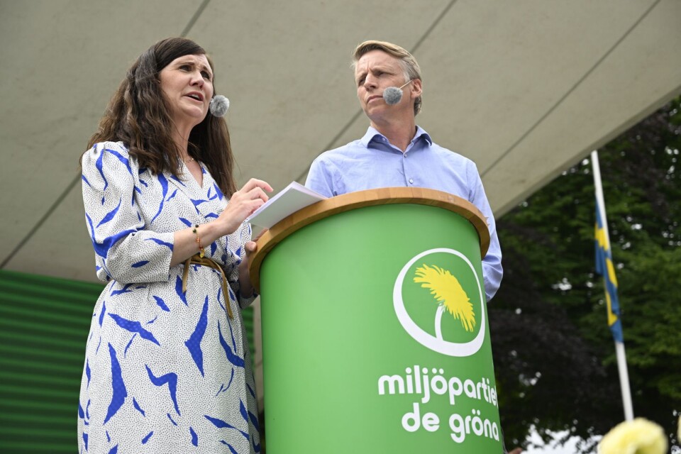 Miljöpartiets språkrör Märta Stenevi kräver krismöte med anledning av värmeböljan.