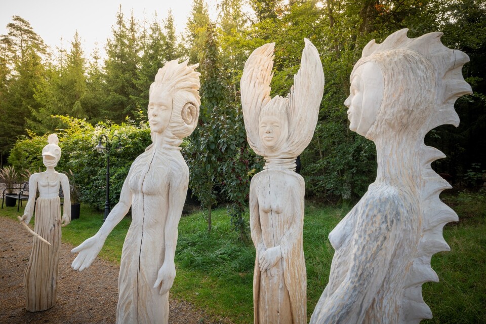 I Engelska parken visas den nya unika konstutställningen Genesis av Susanne Demåne.