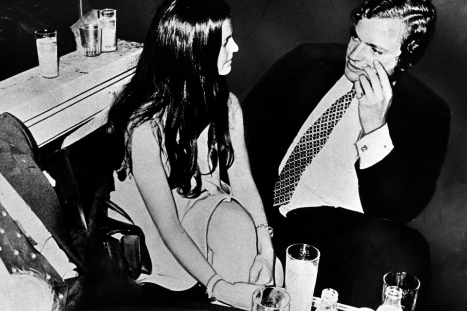 Kronprins Carl Gustaf och Silvia Sommerlath fångas på bild under sin första dejt på nattklubben Bar Kinki i München 26 augusti 1972. Arkivbild.