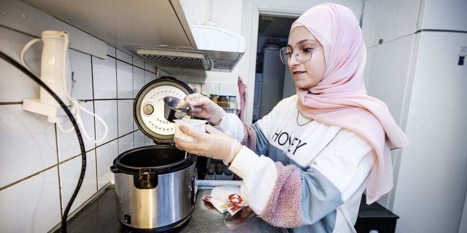 Leen, 16, går mot en ljus framtid – driver eget företag hemma i köket