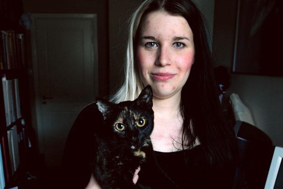 Emelie Benjaminssons katt, Doris, förväxlades hos veterinären efter operation och hamnade på Sjöbo. Det tog två dygn och en hel del krångel innan katten var hemma igen. Foto: Bengt Lagerstedt