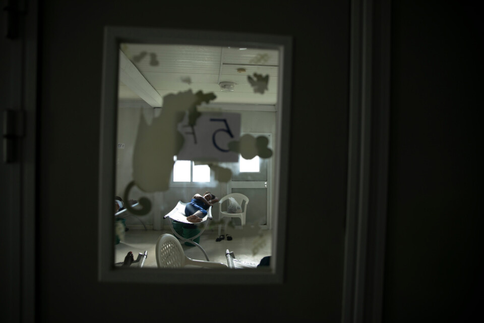 En patient med kolerasymtom på en klinik som drivs av Läkare utan gränser i Haitis huvudstad Port-au-Prince i november. Arkivbild.