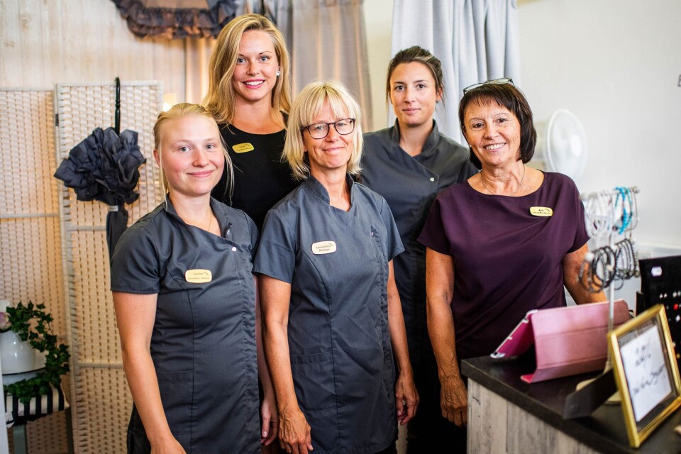 Louise Helgesson, medicinsk massageterapeut, Lena Österström, spaterapeut, Ninni Romberg, medicinsk massageterapeut, Lina Blaschke, fotvårdare, och Ann Blaschke som driver Lavendelns minispa.