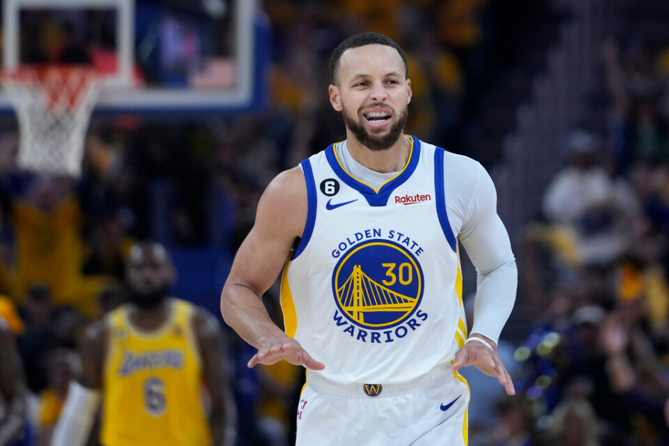 Golden State och Stephen Curry får minst en chans till att ta sig vidare till semifinal i NBA-slutspelet.