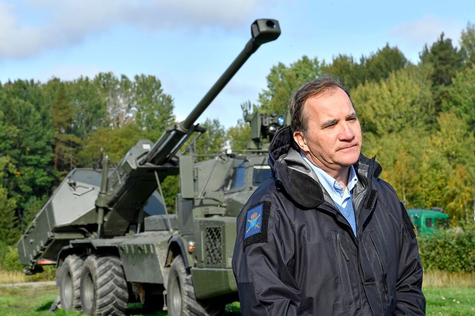 27 september i fjol besökte statsminister Stefan Löfven försvarsmaktsövningen Aurora. Nära Trosa i Sörmland fick han se det nya artillerisystemet Archer i aktion.