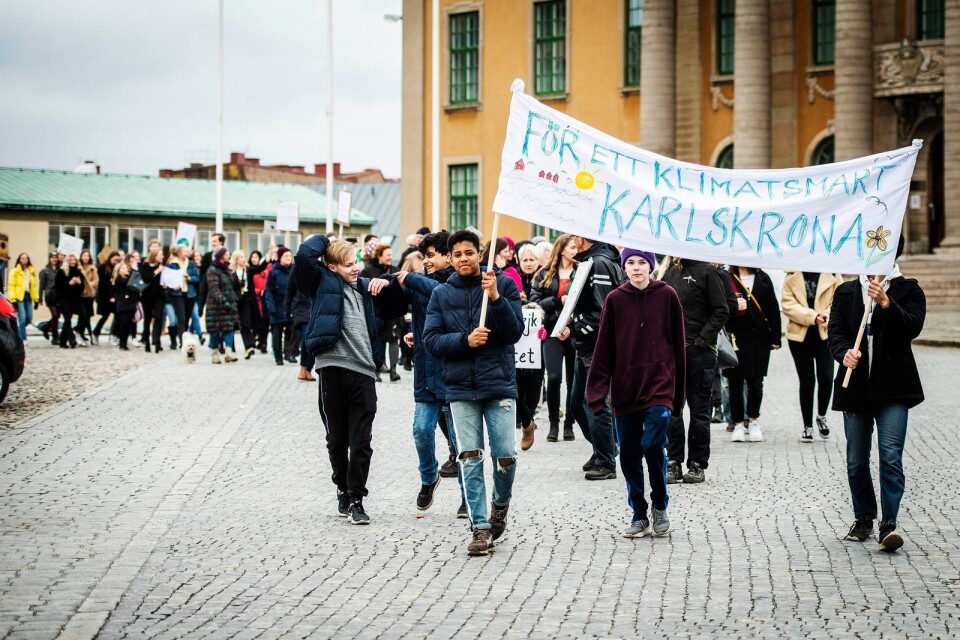 Det var både yngre och äldre personer som marscherade genom Karlskrona för klimatet.