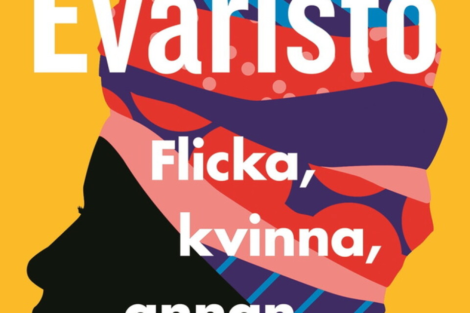Både Annie Lööf (C) och Märta Stenevi (MP) läser "Flicka, kvinna, annan" av Bernardine Evaristo. Pressbild.