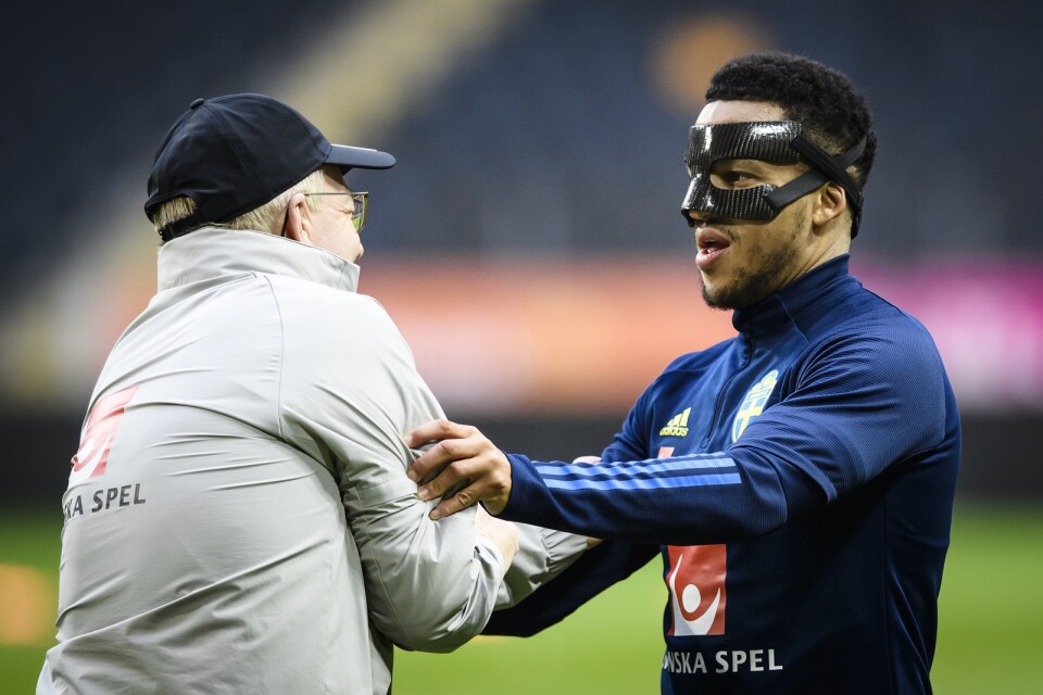 Landslagsbacken och Malmö FF-spelaren bröt näsan mot Mjällby den 3 oktober och får nu spela med en specialmask för ansiktet. På onsdagen väntar Chelsea på bortaplan i Champions League. Arkivbild.