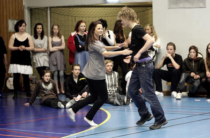 Efter tävlingen bjöd domarna och tävlingsdansarna Linda Hugosson och Markus Karlsson på en uppvisning.
