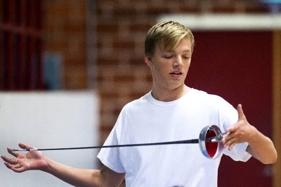 Exotisk sport. I helgen avgjordes Sydsvenska Mästerskapen i fäktning i Kristianstad. 16-årige Oskar Nöbbelin från C4 Fäktklubb slutade trea i sin klass.