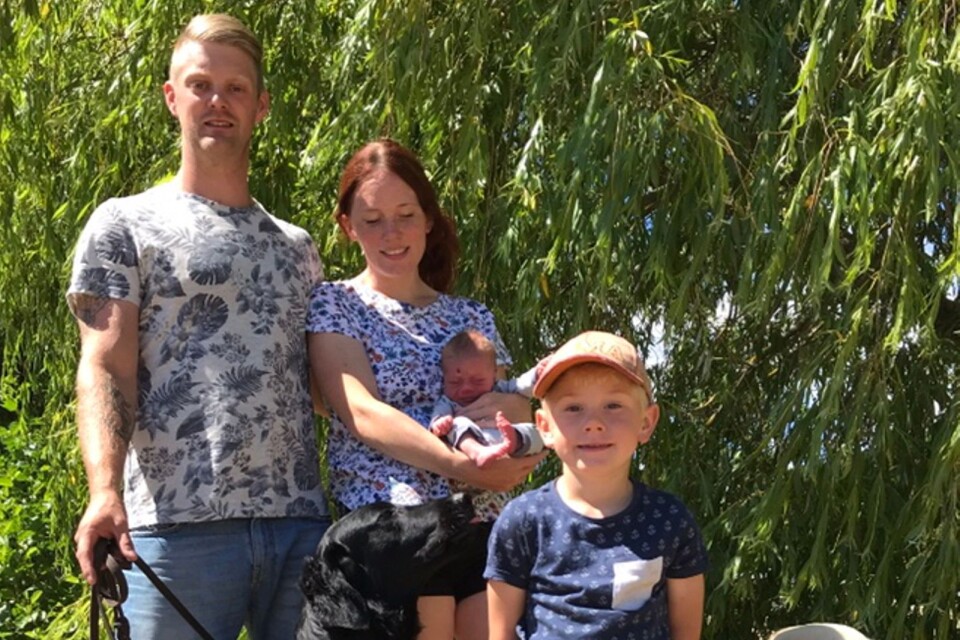 Karin och Mathias Lindblad, Oskarshamn, fick den 31 maj en son som heter Axel. Vikt 2 210 g, längd 47 cm. Syskon: Gustav.