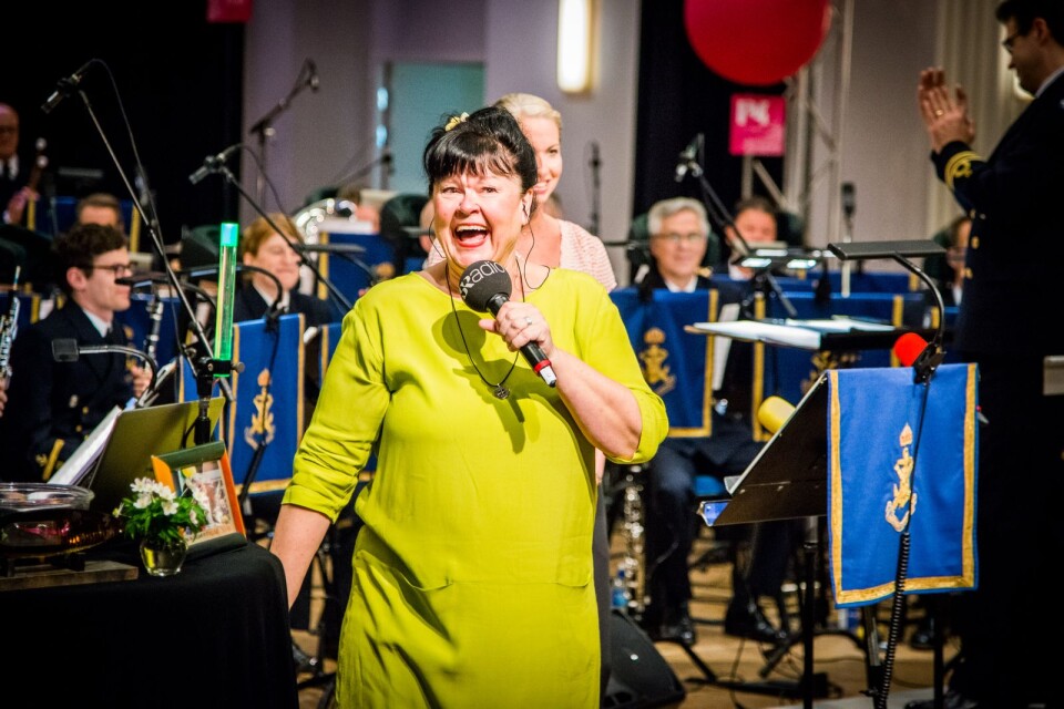 Lisa Syrén och Ring så spelar vi firade 50 år genom en jubileumssändning i Sparresalen i Karlskrona.