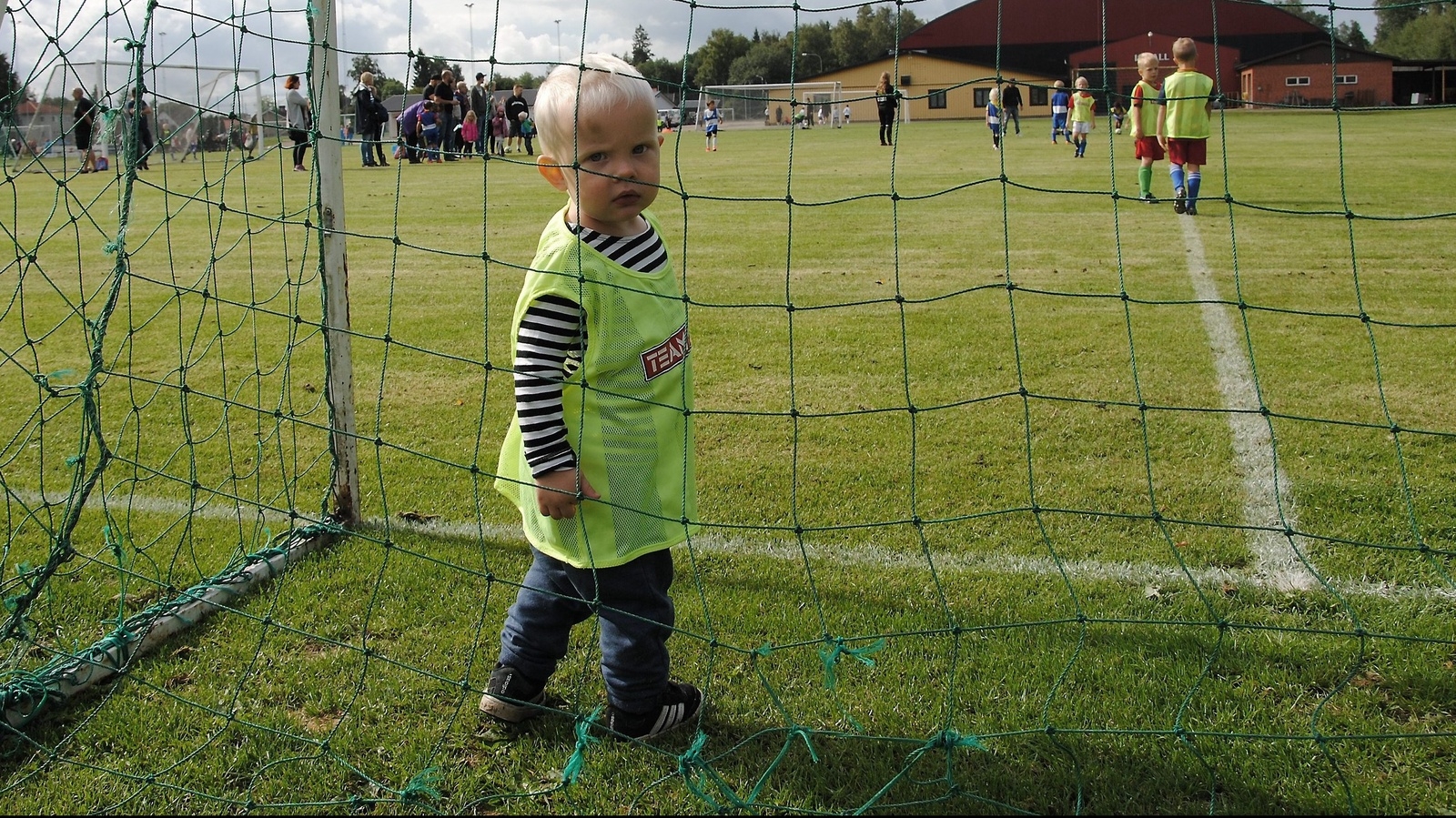 Framtides fotbollsstjärnor var på plats på Osby IP på fotbollens dag.
