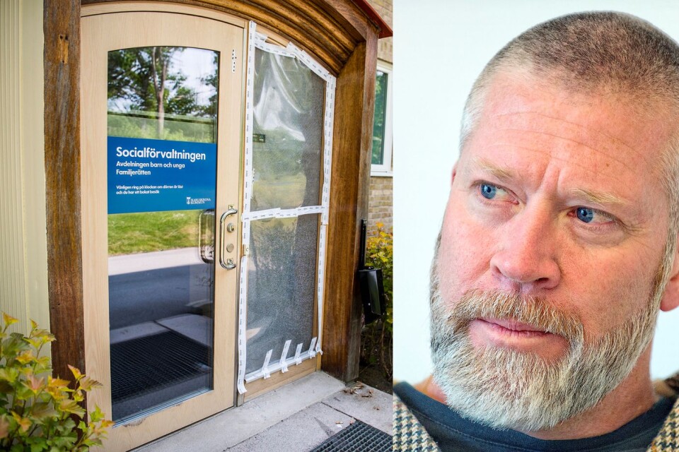 Det var i helgen som en misstänkt skottlossning ägde rum vid socialens kontor vid Ekliden i Karlskrona. Socialchef Claes Wiridén säger att kontoret i nuläget inte har stängt, men att han under dagen ska diskutera läget med polis och kommunens säkerhetsavdelning.