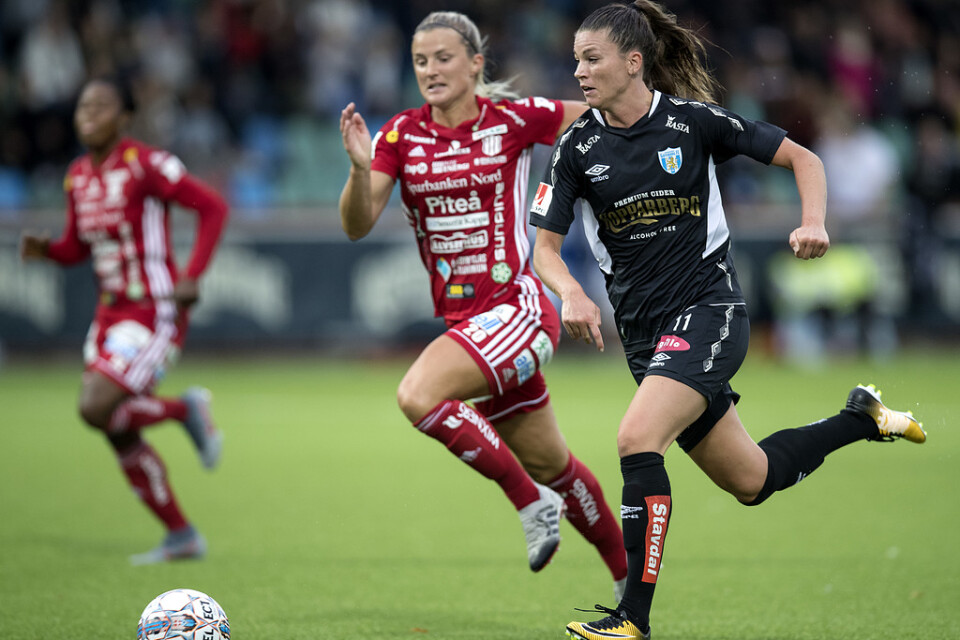 Göteborgs Pauline Hammarlund, höger, har drabbats av en allvarlig skada och blir borta från spel i flera månader. Arkivbild.