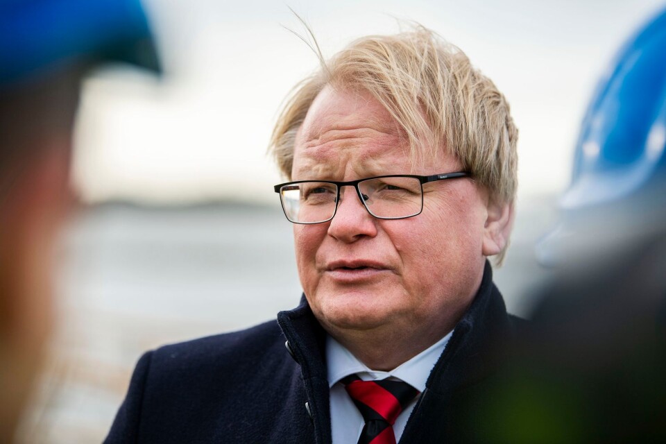 Försvarsminister Peter Hultqvist (S) kommer till Karlskrona och Ronneby.
