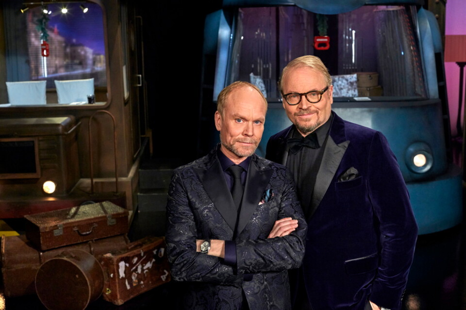 Kristian Luuk och Fredrik Lindström är programledare i "På spåret". Pressbild.