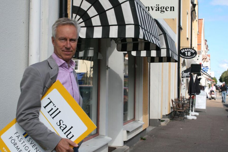 Priserna på hus och lägenheter i Borgholm har ökat mest i hela landet, men mäklaren Kjell Jakobsson vill inte höra talas om någon guldålder: "Det är fortfarande tuffa tider", säger han.