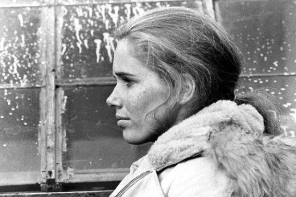 Liv Ullman spelar huvudrollen i "Skammen" som spelades in 1967.