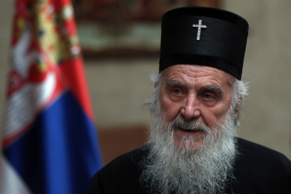 Den serbisk-ortodoxa kyrkans överhuvud, patriark Irinej, har dött i sviterna av covid-19. Arkivbild.