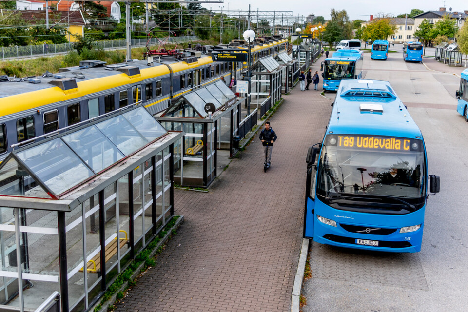 Även bussarna som ersätter tågen mellan Stenungsund och Uddevalla tvings ta en annan väg än vanligt.