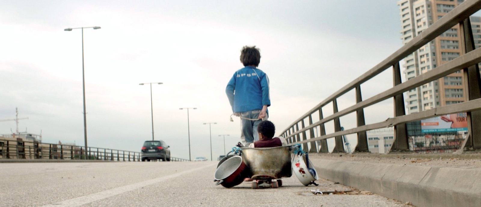 Zain och Yonas på ensam vandring i Beirut. Foto: Sony Pictures Classics via AP