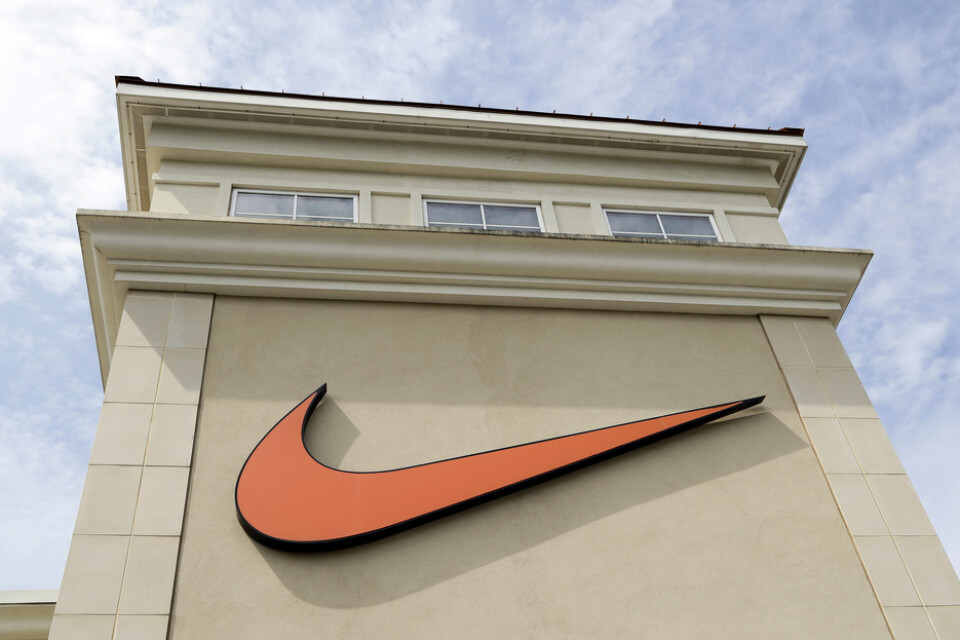 Nike är det senaste i raden av internationella bolag som lämnar Ryssland efter att landet anföll Ukraina.